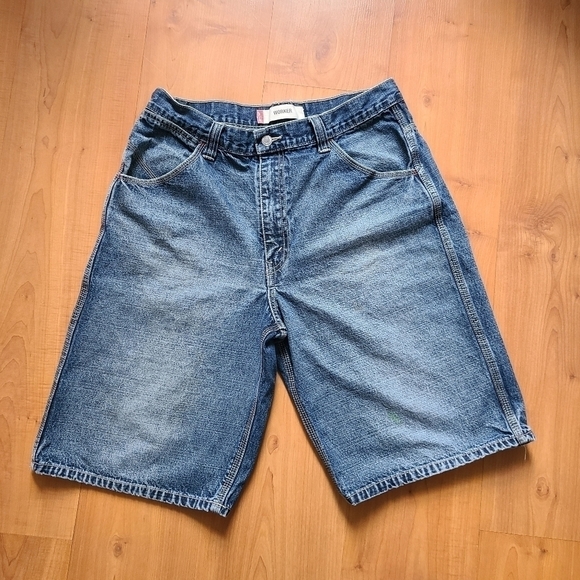 Vintage Levi's Men's Worker Denim Jean Shorts - Picture 1 of 12